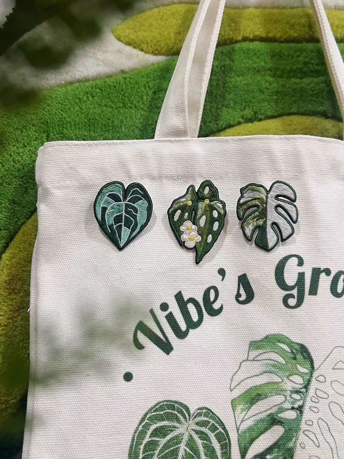 Handmade Embroidered Pin - Tropical Plant